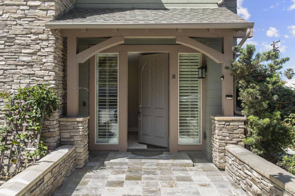 1056 Pearl - photo 18