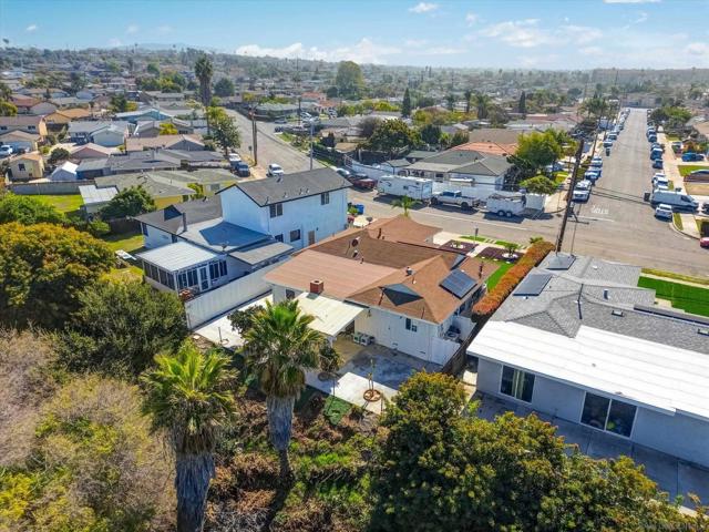 5238 Cervantes Ave, San Diego CA: https://media.crmls.org/mediaz/5cd87d8b-20d6-4ff9-ab8f-fa22b4813de8.jpg
