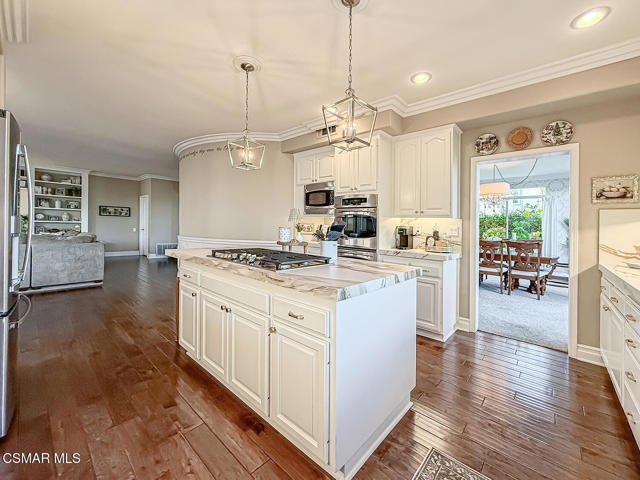 11535 Northdale Drive, Moorpark CA: https://media.crmls.org/mediaz/5cd8dfbc-c011-4d09-9a65-aca5fea3a561.jpg