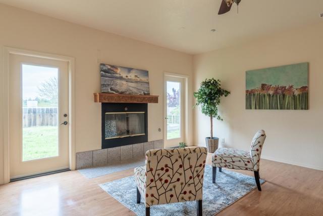 10233 Reese Circle, Salinas CA: https://media.crmls.org/mediaz/5cd9422b-89c6-4248-9a73-803a4689bd2f.jpg