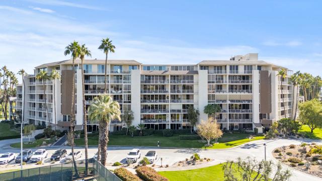 900 Island Drive, Rancho Mirage CA: https://media.crmls.org/mediaz/5cd977e4-56d6-4314-9f5a-b9032337d80a.jpg