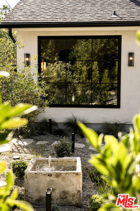 13114 Addison Street photo 3
