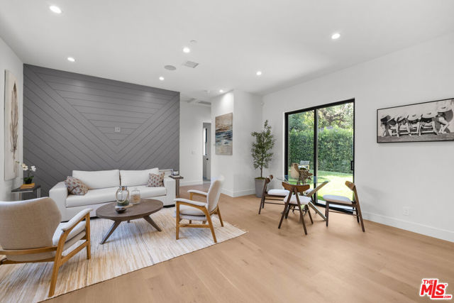 5741 Newcastle Avenue, Encino CA: https://media.crmls.org/mediaz/5cd9f7f0-8692-4cb0-b88d-356a182aee81.jpg