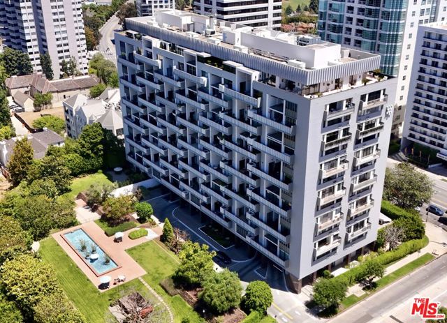 10375 Wilshire Boulevard, Los Angeles CA: https://media.crmls.org/mediaz/5cdb2a9a-1d4e-4de8-b139-1985c95b4223.jpg
