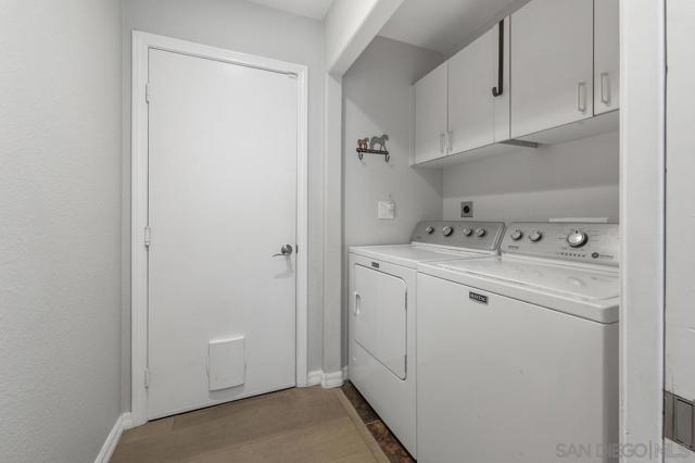 7521 Navigator Circle, Carlsbad CA: https://media.crmls.org/mediaz/5cdbafa6-3698-49b4-a1c5-d887e8ed28bf.jpg