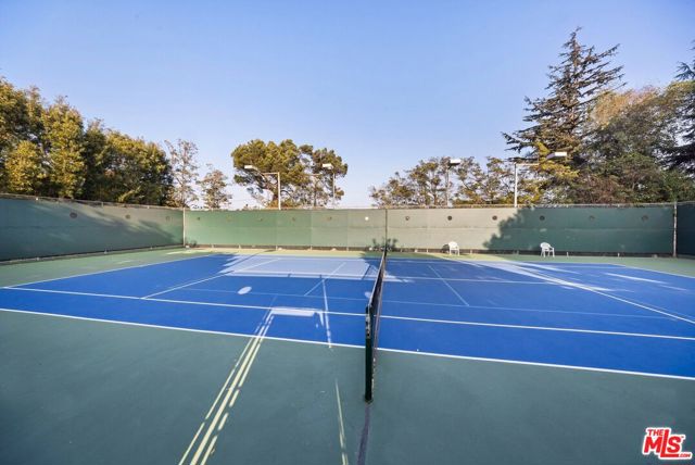 2170 Century Park East, Los Angeles CA: https://media.crmls.org/mediaz/5cdc349d-e97a-43fc-8bf1-5cc8c0157334.jpg