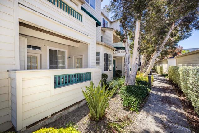2309 Hastings Shore Lane, Redwood City CA: https://media.crmls.org/mediaz/5cdd7dd1-9a2d-47e2-8941-b908f2be7e99.jpg