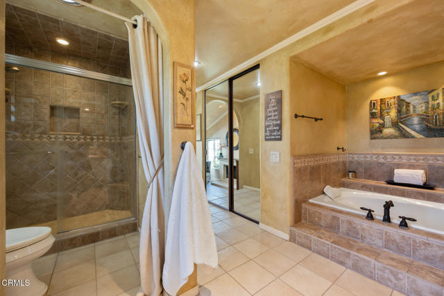 22671 Cheryl Way, Lake Forest CA: https://media.crmls.org/mediaz/5cdd8fa3-05b8-4232-9eb3-467b48344cf4.jpg