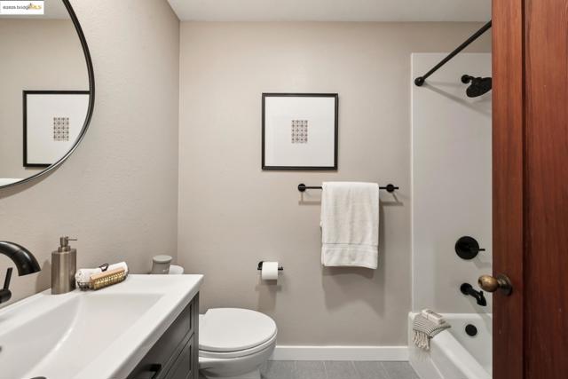 737 Woodhaven Rd, Berkeley CA: https://media.crmls.org/mediaz/5cdd994e-8522-47dd-81f4-3ccc3f533696.jpg