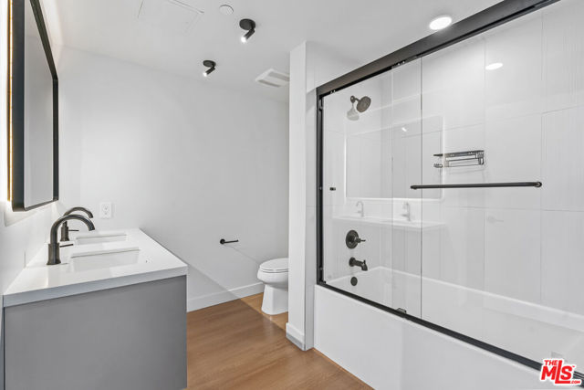 10601 Washington Boulevard, Culver City CA: https://media.crmls.org/mediaz/5cddb933-4553-40a3-b4b7-b7c4a6a99d99.jpg