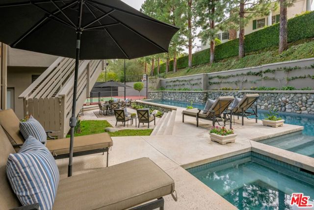 17765 Camino De Yatasto, Pacific Palisades CA: https://media.crmls.org/mediaz/5cde77b7-9157-4df7-bf51-07ade8006548.jpg