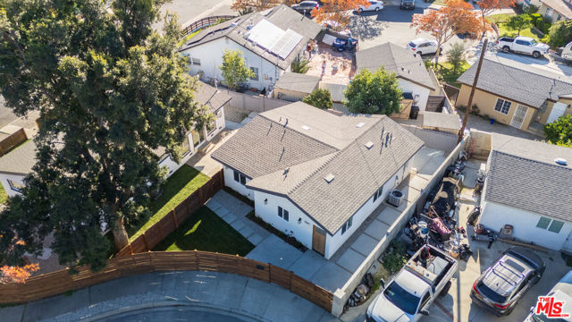 14365 Berg Street, Sylmar CA: https://media.crmls.org/mediaz/5cdfaf29-9a44-4dd9-951b-c3a291feb788.jpg