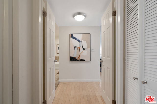 4350 Via Dolce, Marina del Rey CA: https://media.crmls.org/mediaz/5ce0532c-bd57-4887-9947-276193929205.jpg