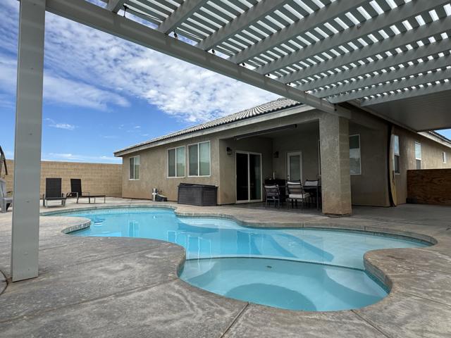 401 Sage Brush Street, Blythe CA: https://media.crmls.org/mediaz/5ce08618-afcf-4975-bafb-15cf3dee225b.jpg