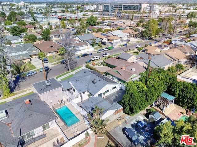 14642 Runnymede Street, Van Nuys CA: https://media.crmls.org/mediaz/5ce0dccd-1b79-4393-99a5-0fc99e49b057.jpg