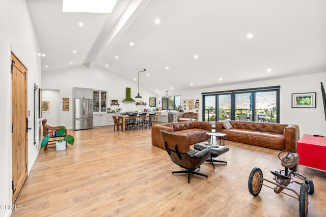 Detail Gallery Image 13 of 65 For 2474 Barbara Dr, –,  CA 93012 - 4 Beds | 3/1 Baths