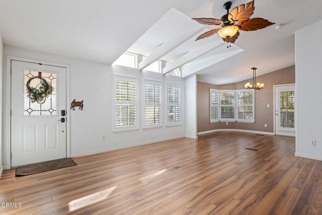 Detail Gallery Image 6 of 38 For 157 Keats Cir #157,  Ventura,  CA 93003 - 3 Beds | 2 Baths