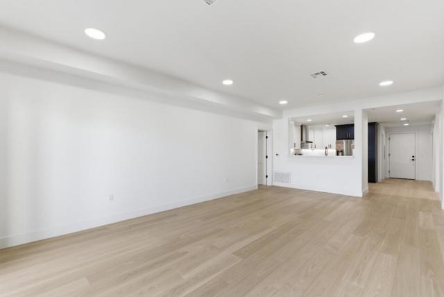 560 El Camino Real, San Carlos CA: https://media.crmls.org/mediaz/5ce1567f-834a-4656-b38c-6ba23fbf2eff.jpg