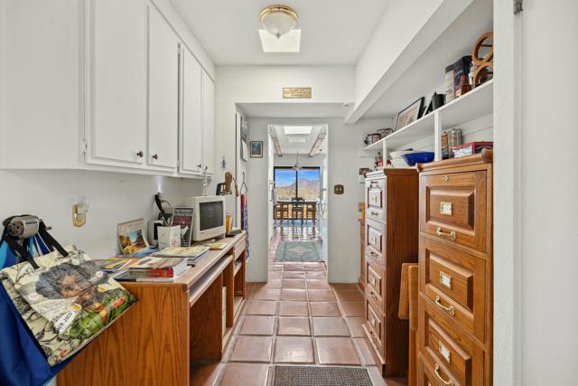 48600 Coyote Road, Palm Desert CA: https://media.crmls.org/mediaz/5ce23c0f-6b94-43d7-a1a8-86ba8c5dd022.jpg