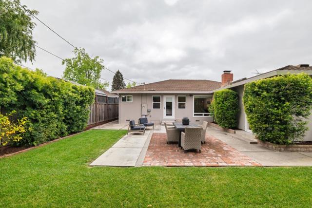 2627 Hampton Avenue, Redwood City CA: https://media.crmls.org/mediaz/5ce26c49-84bc-4d21-83ae-851bd41898f0.jpg