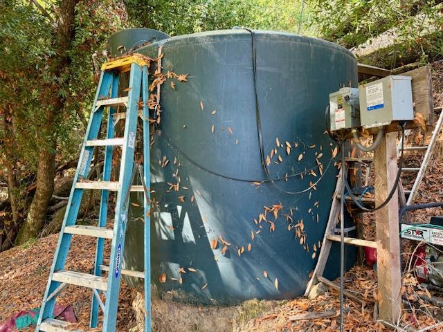 7175 Redwood Retreat Road, Gilroy CA: https://media.crmls.org/mediaz/5ce2ec93-cb98-4648-9131-fb886def5748.jpg