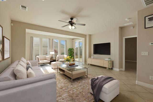 2961 Clear Point Way, Manteca CA: https://media.crmls.org/mediaz/5ce2fb80-6310-4c06-8235-6c2aac82fb4c.jpg