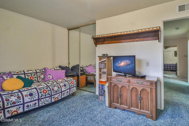 11820 Doral Avenue, Porter Ranch CA: https://media.crmls.org/mediaz/5ce352f5-a08f-4bdb-ada1-e2ffad096d20.jpg