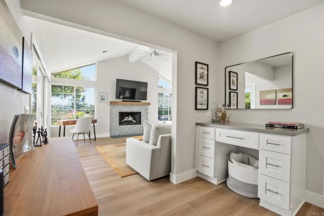 Detail Gallery Image 5 of 26 For 1708 Countryside Dr, Vista,  CA 92081 - 4 Beds | 3 Baths