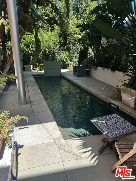 2452 Penmar Avenue, Venice CA: https://media.crmls.org/mediaz/5ce405df-3962-4bb2-a613-5077864aa706.jpg
