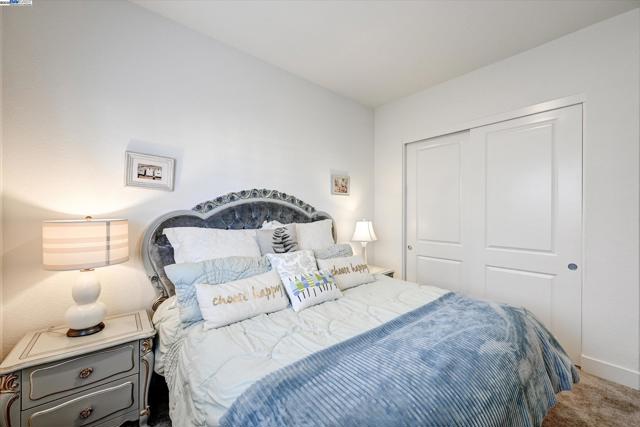 4072 Whitney Vista Ln, Rocklin CA: https://media.crmls.org/mediaz/5ce48817-8f03-4e44-942d-6700a4af1183.jpg