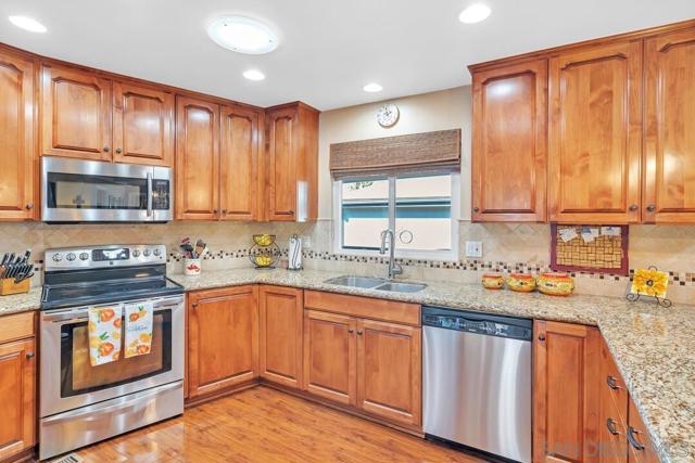 18218 Paradise Mountain Rd, Valley Center CA: https://media.crmls.org/mediaz/5ce4d3b7-ed68-4292-ab2e-bca2cb66d43f.jpg