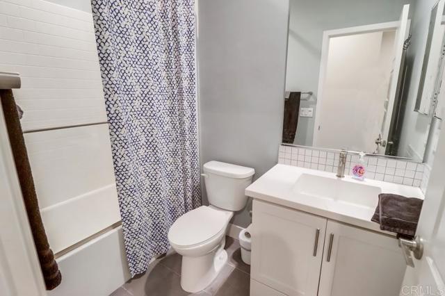 1842 Observation Way, Chula Vista CA: https://media.crmls.org/mediaz/5ce4ecc5-b911-4b75-ae59-d190a967a809.jpg