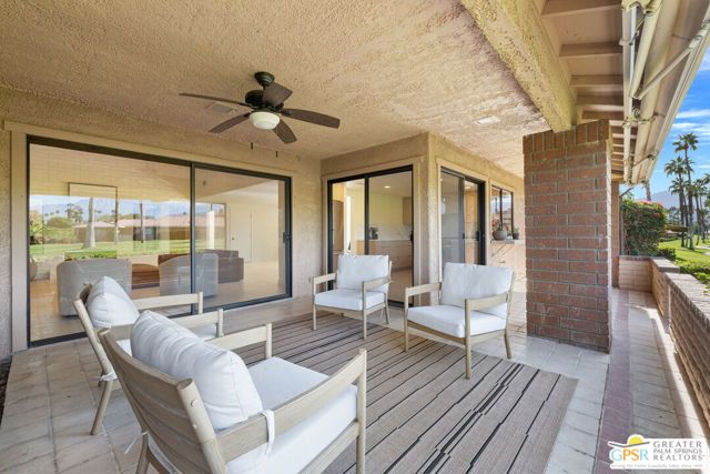 6 Joya Drive, Palm Desert CA: https://media.crmls.org/mediaz/5ce556a2-0add-4bbd-a51e-75df141633f1.jpg