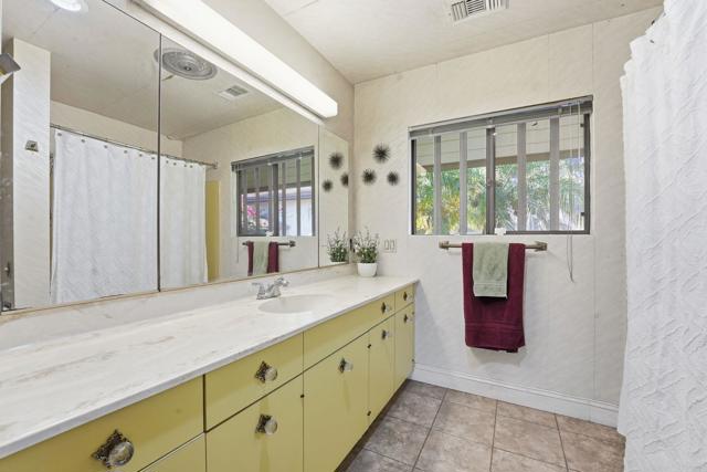 9902 Heavenly Way, La Mesa CA: https://media.crmls.org/mediaz/5ce57135-6e15-4fb0-9dfc-278b0e7ba491.jpg