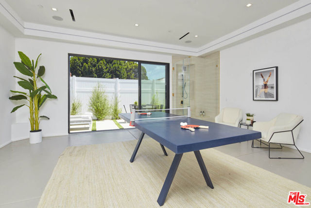 4338 Huntley Avenue, Culver City CA: https://media.crmls.org/mediaz/5ce59cbf-3ce9-4419-80b1-f0f2a42fb66c.jpg
