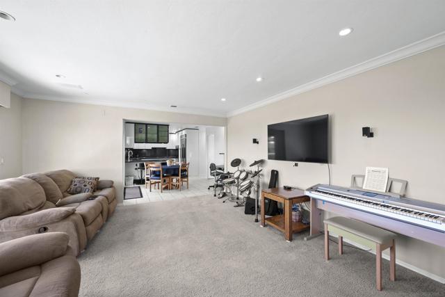 1151 Catalina Boulevard, San Diego CA: https://media.crmls.org/mediaz/5ce5d564-6e6d-45a0-8d97-1f0f9098d738.jpg