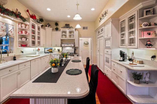 24665 Rancho Santa Teresa Dr, Ramona CA: https://media.crmls.org/mediaz/5ce6233d-dd3e-46ac-9b81-26bbe219aa8f.jpg
