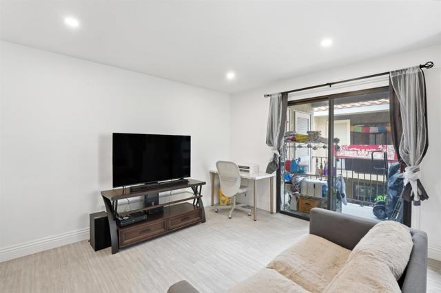 Detail Gallery Image 4 of 19 For 10174 Camino Ruiz, –,  CA 92126 - 1 Beds | 1 Baths