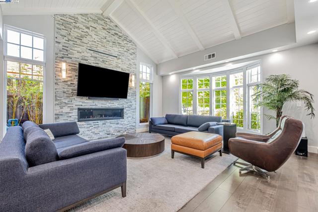 375 Hillview Dr, Fremont CA: https://media.crmls.org/mediaz/5ce7c6a1-9b85-4157-8b01-7e1ded52e251.jpg