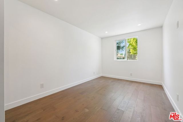5114 Cedros Avenue, Sherman Oaks CA: https://media.crmls.org/mediaz/5ce80604-1ed4-407e-ab06-e4892efb0335.jpg