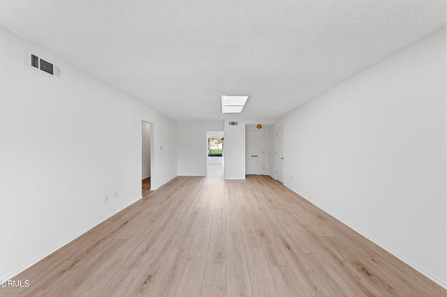 Detail Gallery Image 6 of 35 For 7202 Village 7, Camarillo,  CA 93012 - 2 Beds | 2 Baths