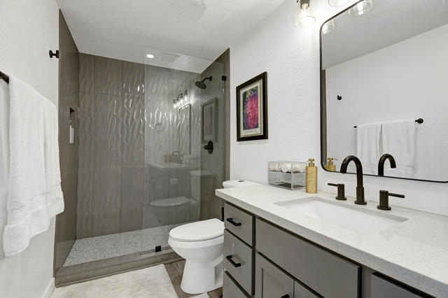 45468 Panorama Drive, Palm Desert CA: https://media.crmls.org/mediaz/5cea0501-d4a0-4eeb-be52-c55d9427742b.jpg