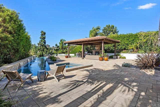 560 San Andres Dr., Solana Beach CA: https://media.crmls.org/mediaz/5cea3b75-e4ca-4ba6-99e3-70352d925d15.jpg