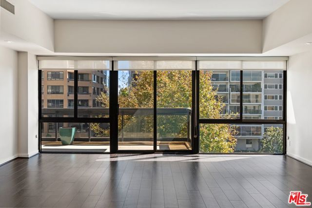 10445 Wilshire Boulevard, 406 photo 12