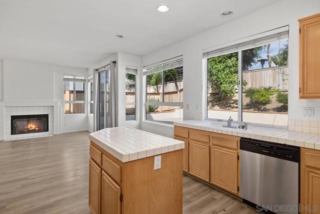 12305 Crisscross Ln, San Diego CA: https://media.crmls.org/mediaz/5cecae4c-5ebe-4e53-b385-9dd64bd45288.jpg