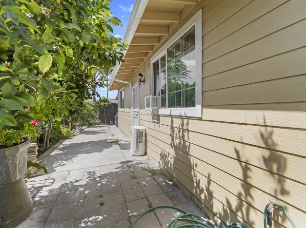 1453 Whitton Avenue, San Jose CA: https://media.crmls.org/mediaz/5cecf096-4e58-4d1f-9fbd-9ddd4657501f.jpg