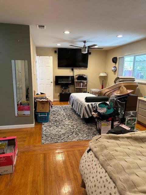 1014 W Homestead Road, Sunnyvale CA: https://media.crmls.org/mediaz/5cecfa70-6632-4086-8906-b5ce4df70dbf.jpg