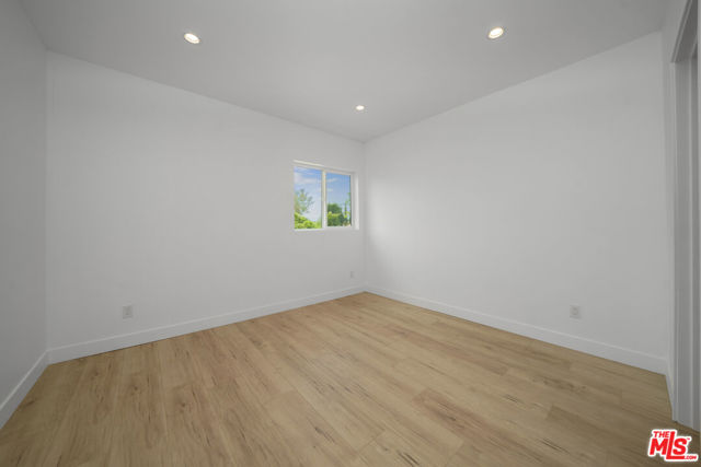 6835 Yolanda Ave, Reseda CA: https://media.crmls.org/mediaz/5cecfc54-c265-4c85-83dc-81f277b33b3c.jpg