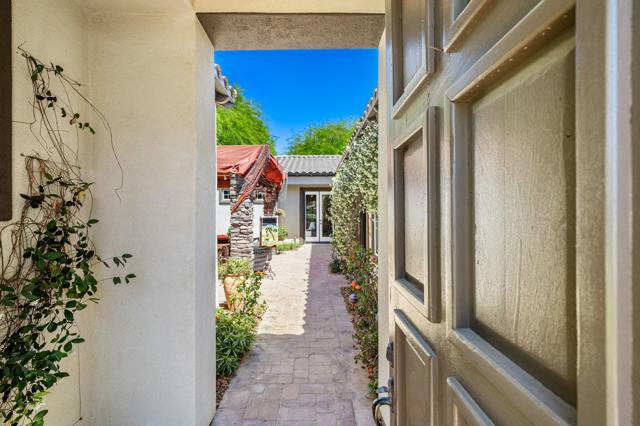 61188 Cactus Spring Drive, La Quinta CA: https://media.crmls.org/mediaz/5ced6521-6698-4c6f-a9f2-75cea581aefa.jpg