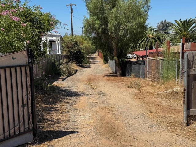 Detail Gallery Image 9 of 10 For 2055 Riviera Dr, Vista,  CA 92084 - – Beds | – Baths